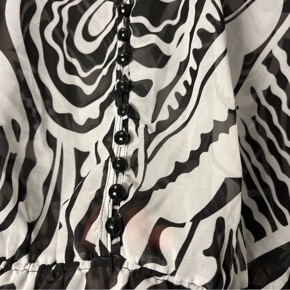 Eci Black and White Women's Top size large - Picture 3 of 8